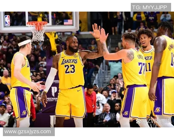 灰熊与湖人激战正酣卡特领衔球队争夺季后赛席位